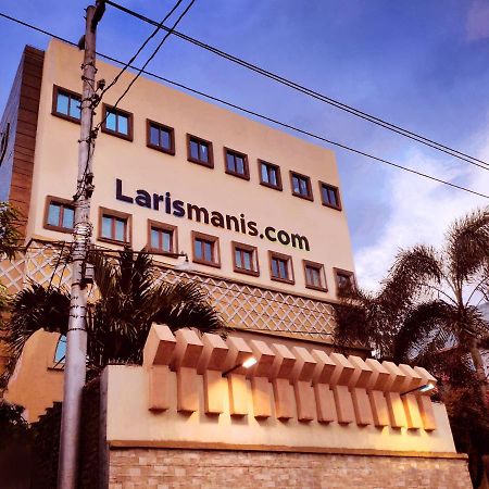 Hotel Syariah Larismanis Semarang Eksteriør bilde