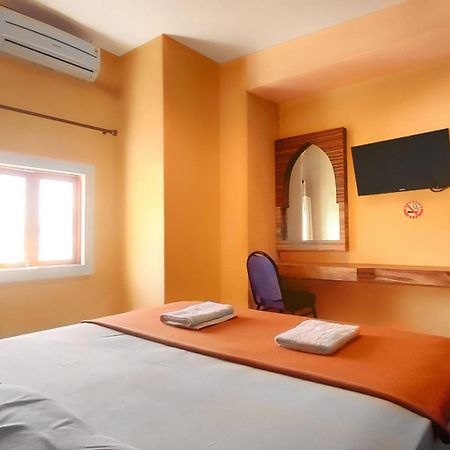 Hotel Syariah Larismanis Semarang Eksteriør bilde