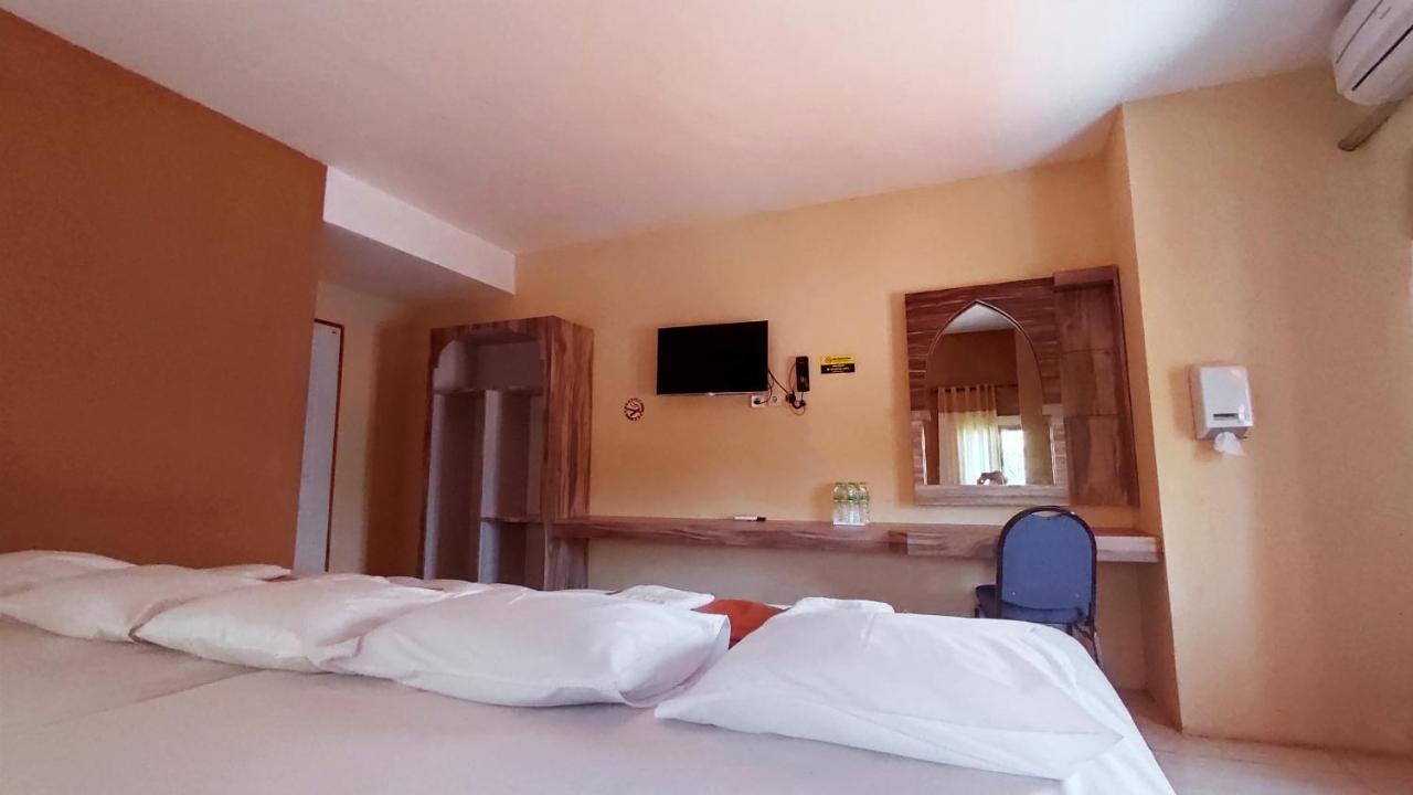 Hotel Syariah Larismanis Semarang Eksteriør bilde