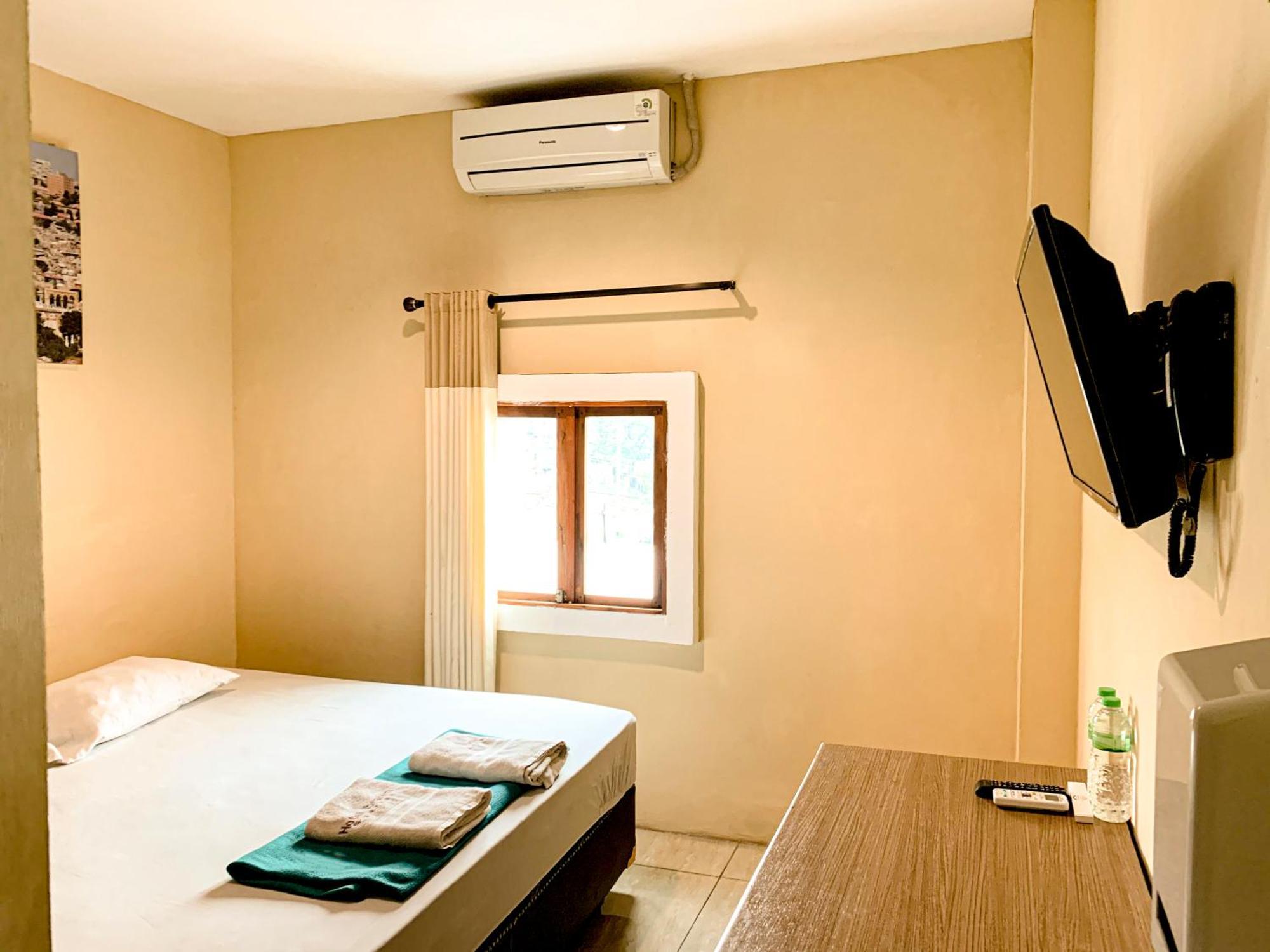 Hotel Syariah Larismanis Semarang Eksteriør bilde